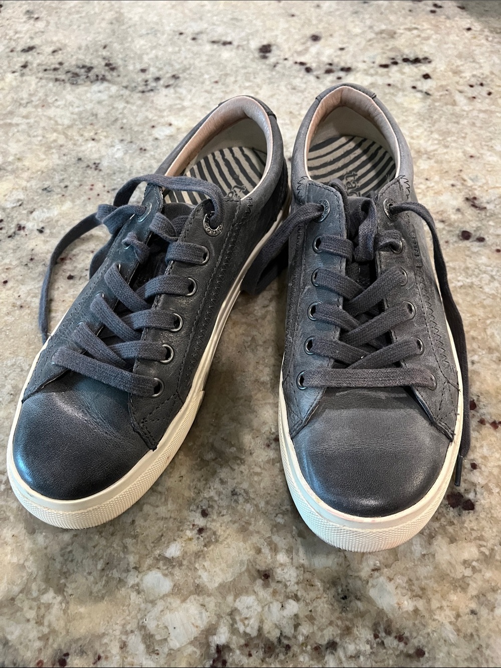 Taos sneakers